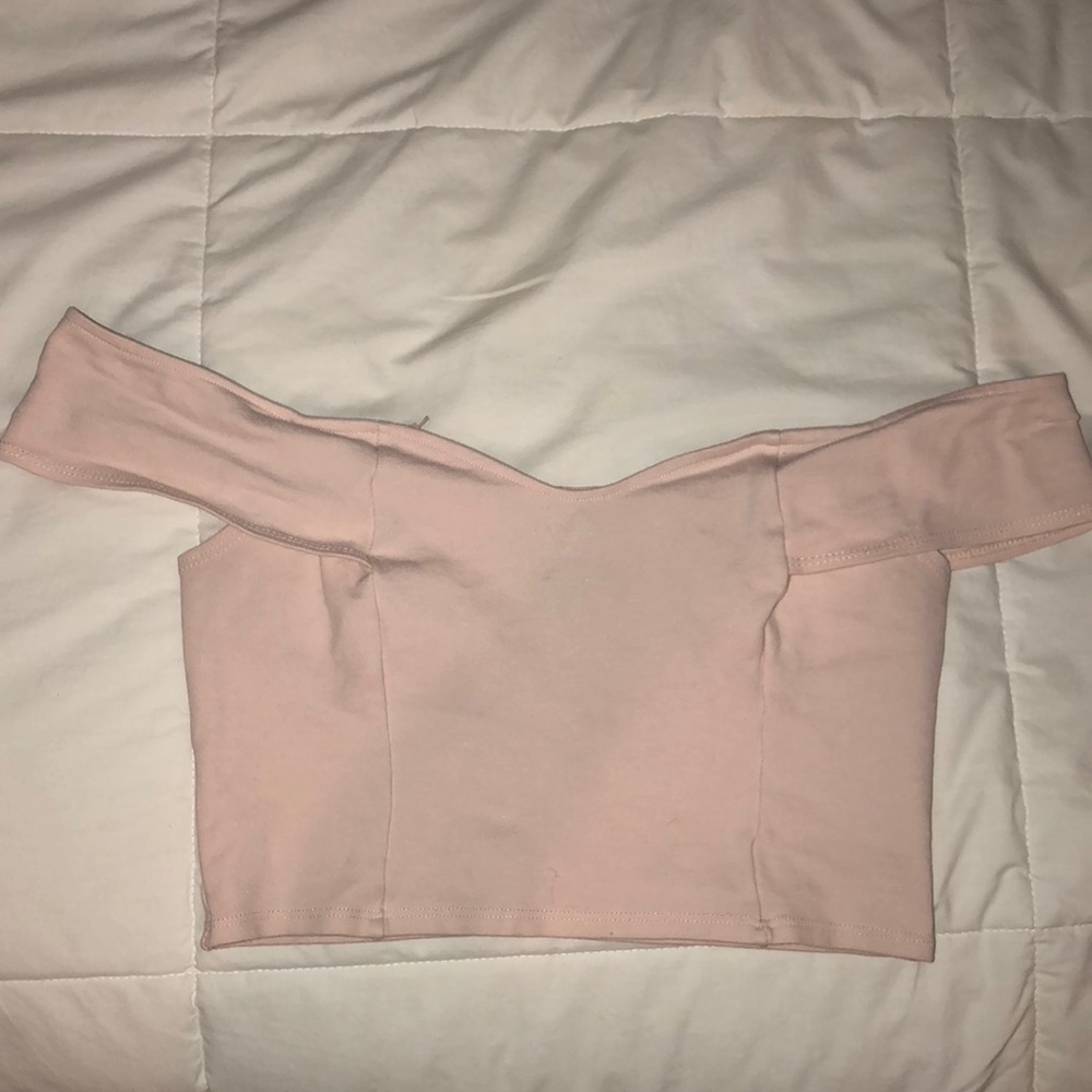 Off-the-shoulder cropped going out shirt